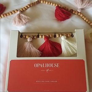 ⚡️SALE⚡️ Opalhouse Red and Pink Garland